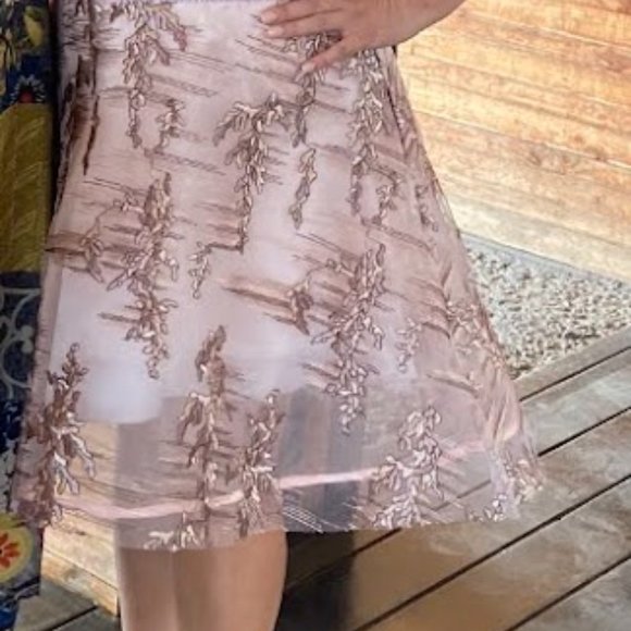 Elegant cocktail or engagement dinner party dress - Picture 2 of 8